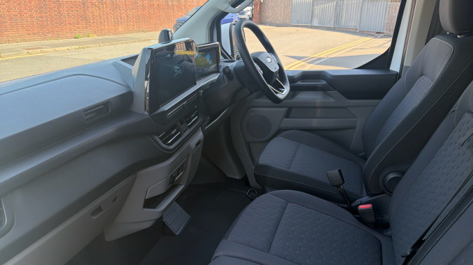 Ford Transit Custom 320 L1 Diesel Fwd 2.0 EcoBlue 136ps H1 Van Limited Auto - Image 13